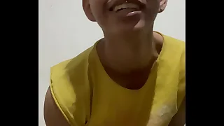 Niño trans con culo hermoso